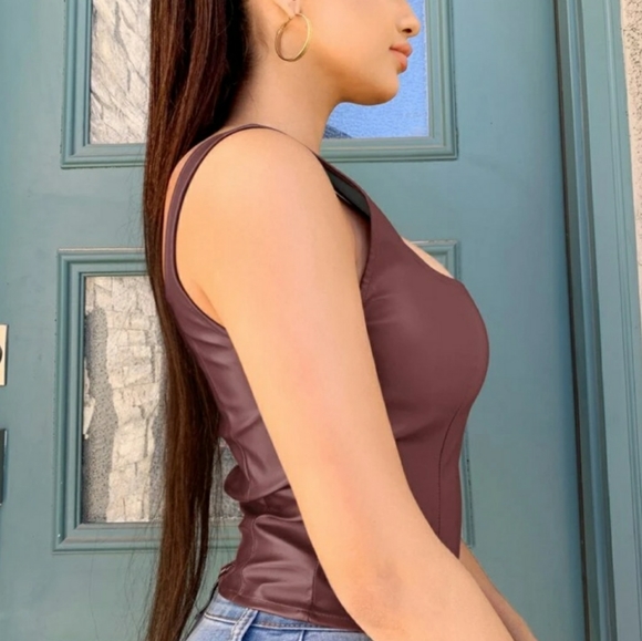 Square Neck Zipper Back Tank Top - Picture 4 of 5